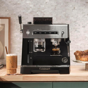 Máquina de café expreso Espresso Bar ™ Grind & Brew EM-640 de Cuisinart®